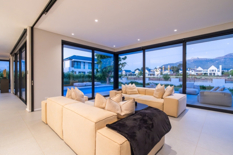 4 Bedroom Property for Sale in Val De Vie Estate Western Cape